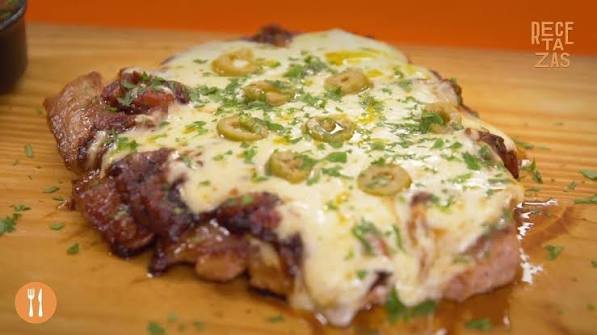 Matambre de cerdo a la pizza